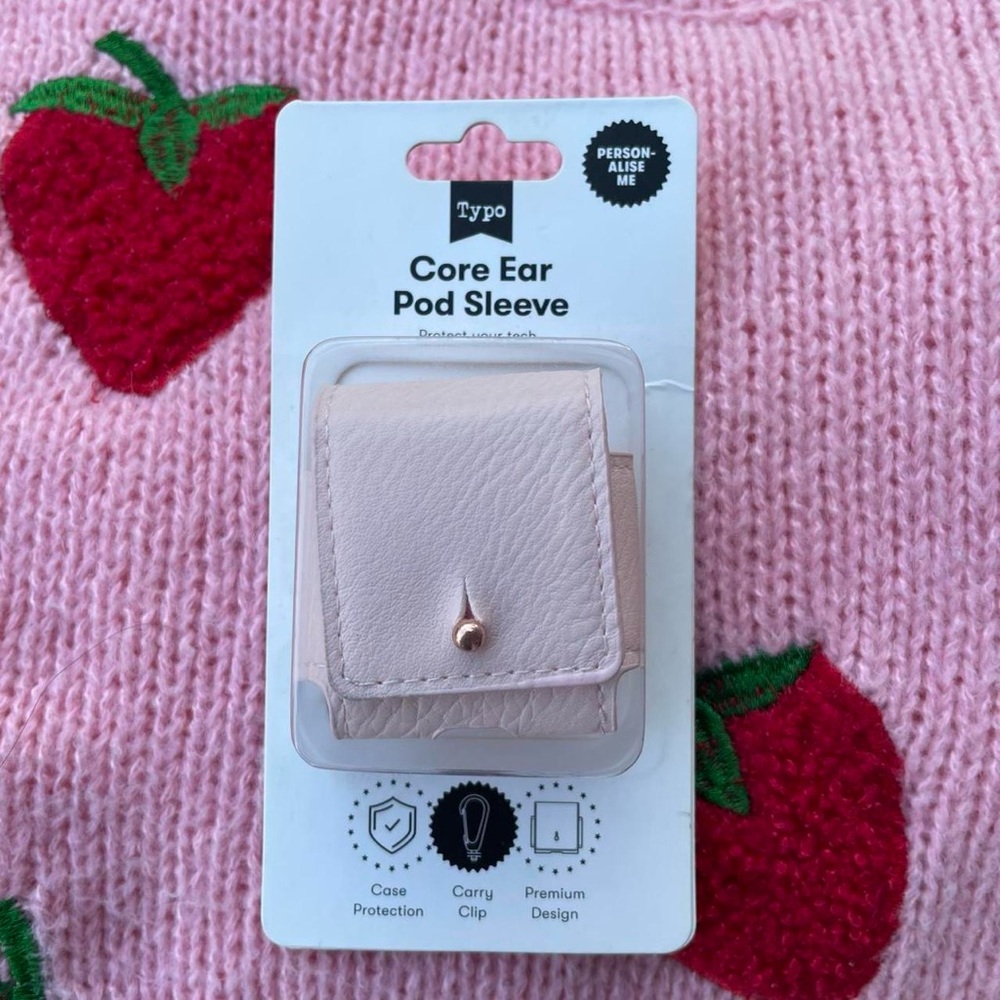 Baby pink AirPods case sleeve with carry clip